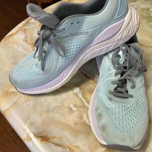 New Balance Women's Aqua Athletic Shoes women’s 12 W.